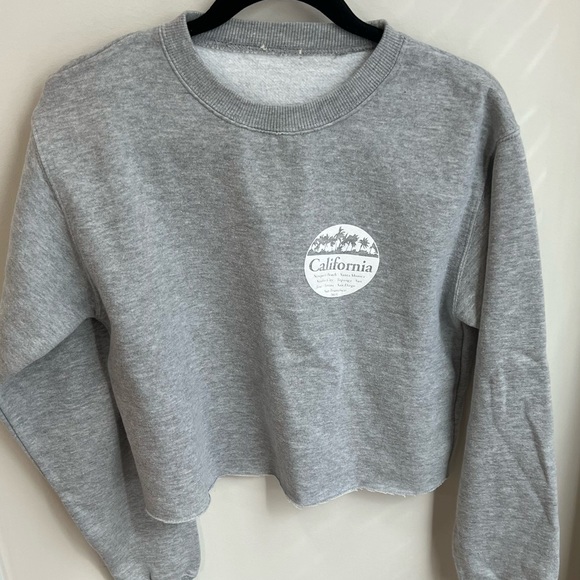 Grey cropped California sweatshirt. - Picture 1 of 1